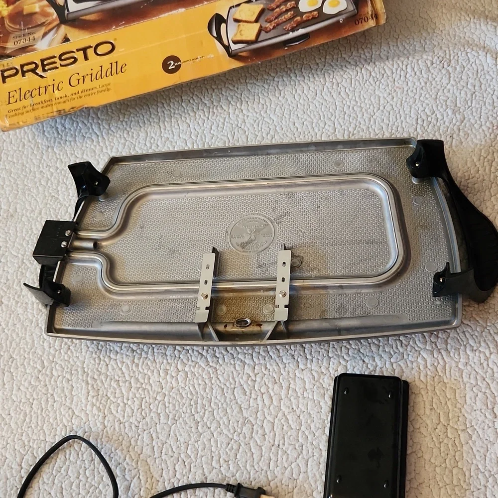 Presto 2002 Y2K Electric Griddle 19-inch CookingSurface Household Family Holiday